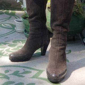 La Canadienne charcoal suede  patent leather boots, 7½ w/modified sole